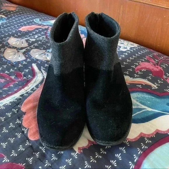 Toms Booties - Picture 2 of 6